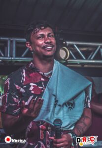 O cantor e ator Xamã