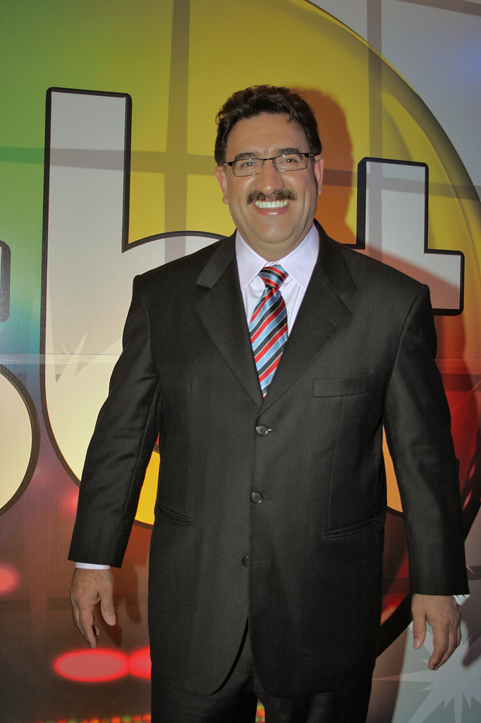 Retrato do apresentador Carlos Roberto Massa, o Ratinho