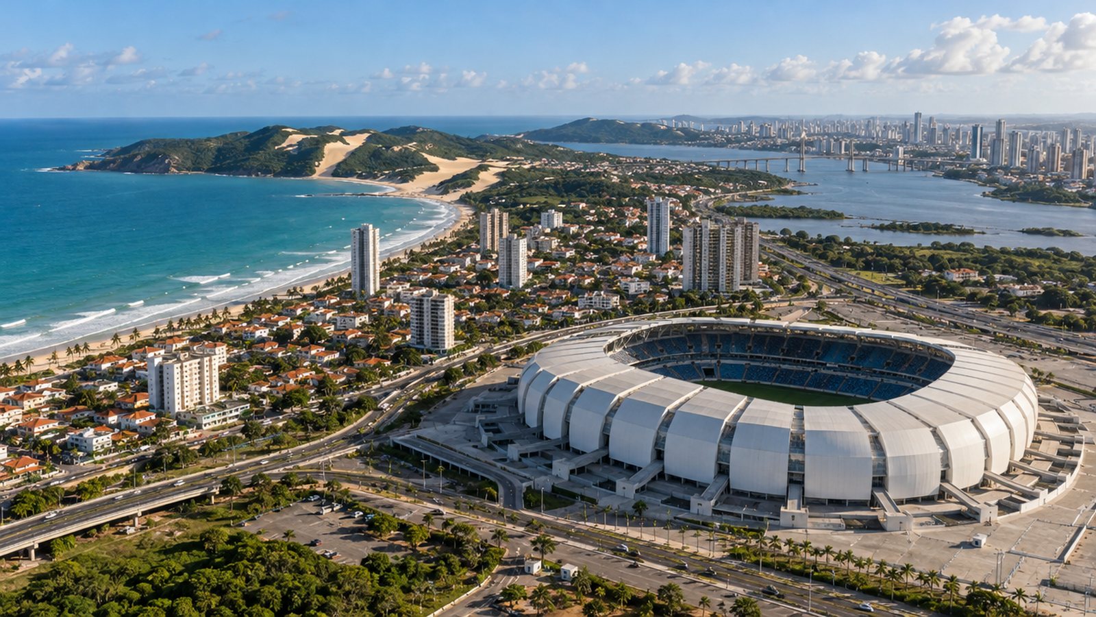 Vista aérea de cidade litorânea do Nordeste com estádio, representando o futebol potiguar no ranking